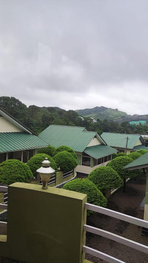 Green Palace Resort Vagamon Bagian luar foto
