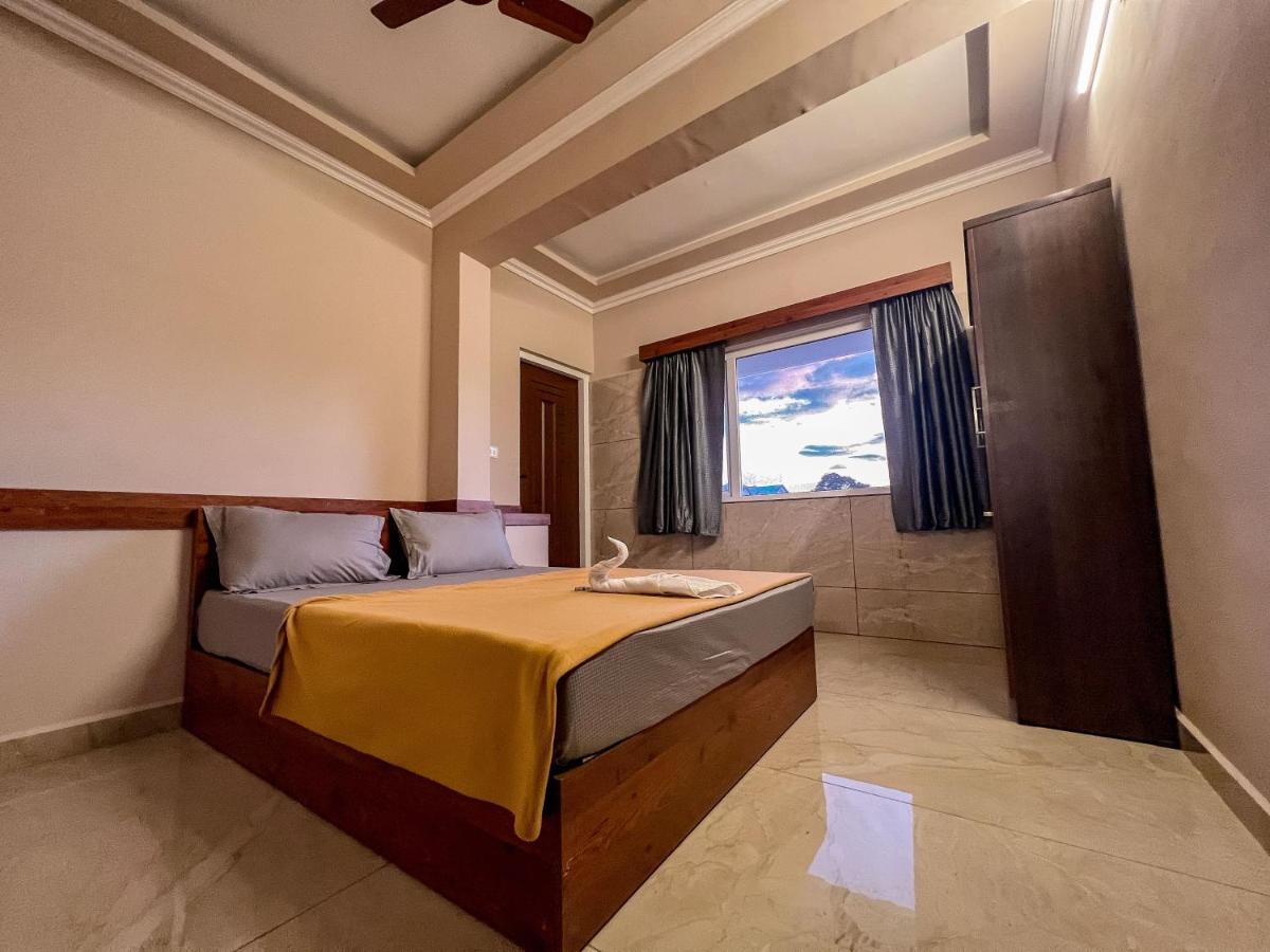 Green Palace Resort Vagamon Bagian luar foto